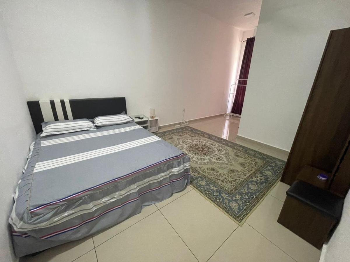 Safiyya Homestay Kluang Exterior foto